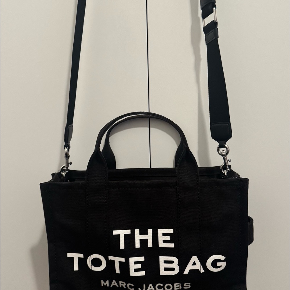 Marc Jacobs Black Sophisticated Tote Bag